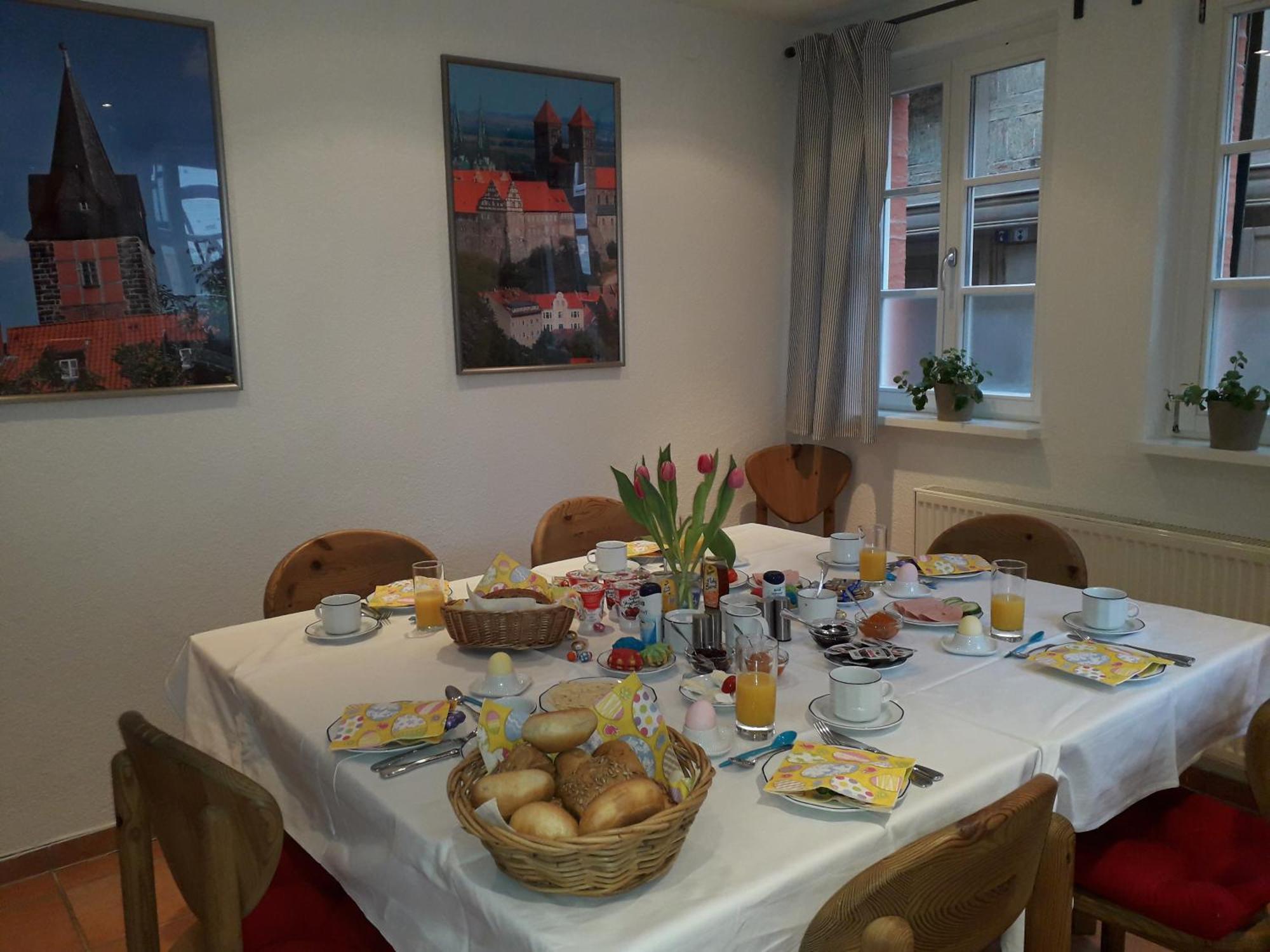 Fachwerkhotel - Ferienhaeuser Vorhof Zur Hoelle Quedlinburg Luaran gambar